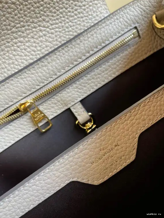 WIS CAPUCINES BB VUITTON LOUIS 0624